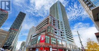 33 Helendale Ave in Toronto, ON - Building Photo