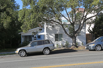 1234 17th St in Santa Monica, CA - Building Photo - Building Photo