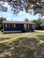 140 Bay Rd in Ocklawaha, FL - Building Photo