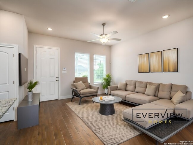 109 High Dr in Spring Branch, TX - Building Photo - Building Photo