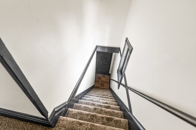 113 Elm St in Elgin, IL - Building Photo - Building Photo