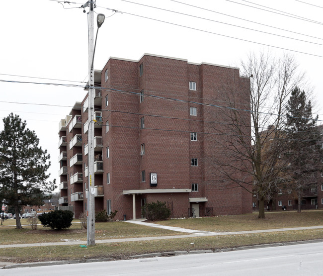 Westport Towers in Guelph, ON - Building Photo - Building Photo