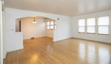 236 E Main St in Rockford, MI - Building Photo - Building Photo