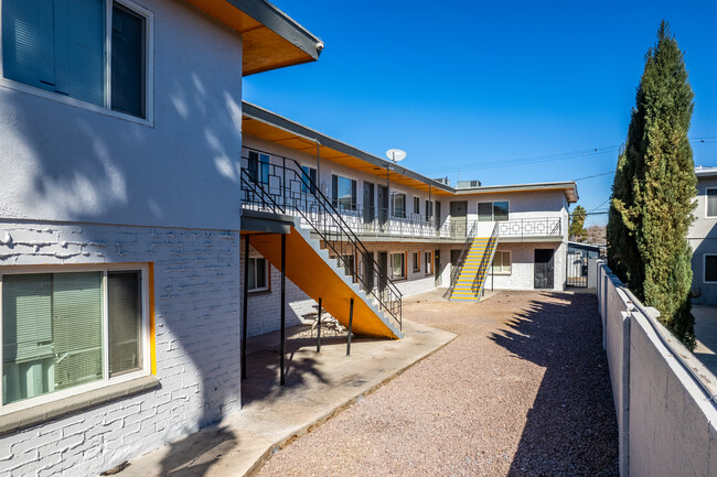 Sunrise Apartments in Las Vegas, NV - Foto de edificio - Primary Photo