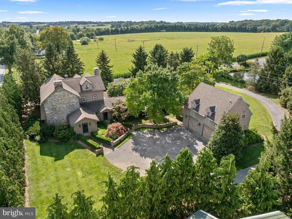 469 Gum Tree Rd in Cochranville, PA - Building Photo