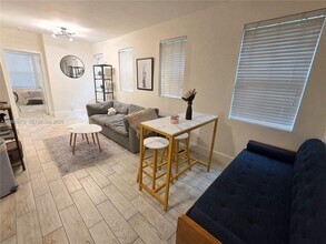 1008 Jefferson Ave in Miami Beach, FL - Foto de edificio - Building Photo