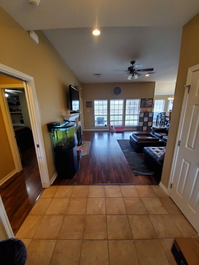 215 Landsburg Ct in College Station, TX - Building Photo - Building Photo