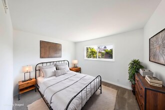 5742 Castle Dr in Huntington Beach, CA - Building Photo - Building Photo