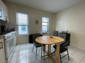 63 Fairbanks St, Unit 2 in Boston, MA - Foto de edificio - Building Photo