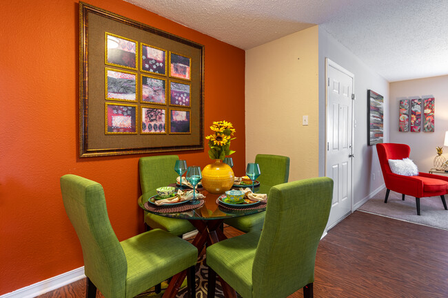 Magnolia Apartments in Shreveport, LA - Building Photo - Interior Photo