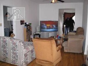 33 Egremont Rd, Unit 3 in Boston, MA - Foto de edificio - Building Photo