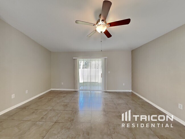 10242 Strawberry Tetra Dr in Riverview, FL - Building Photo - Building Photo