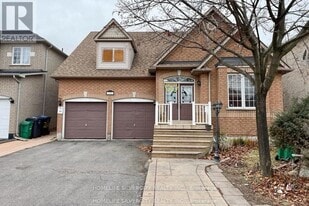 222 Edenbrook Hill Dr in Brampton, ON - Building Photo