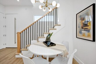 2352 E Poppy St in Long Beach, CA - Building Photo - Building Photo