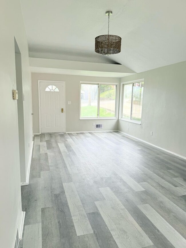 10807 Highpoint Dr in Pittsburgh, PA - Building Photo - Building Photo