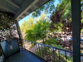 2442 W 18th St in Los Angeles, CA - Building Photo