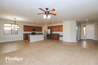 32874 N Pebble Creek Dr in San Tan Valley, AZ - Foto de edificio - Building Photo