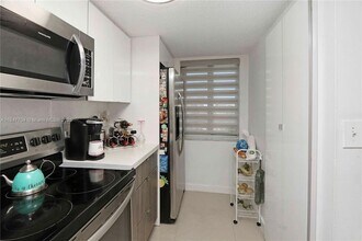 9917 W Okeechobee Rd, Unit 3303 in Hialeah Gardens, FL - Building Photo - Building Photo