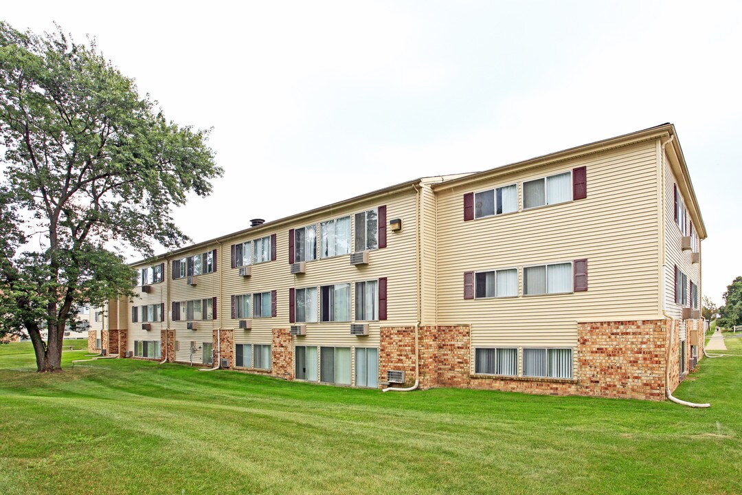 Edgewood Park Apartments in Pontiac, MI - Foto de edificio