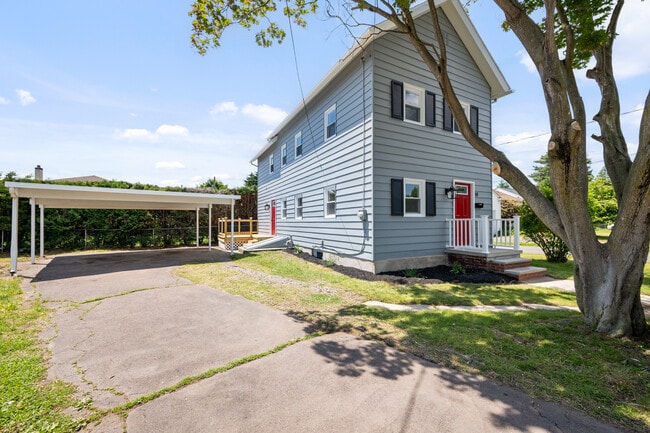 14 Hughes St