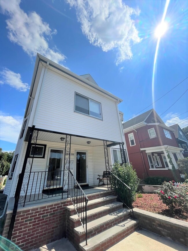 224 Harvard St, Unit 3 in Medford, MA - Foto de edificio - Building Photo
