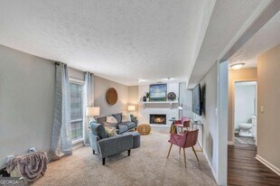 2011 Kemp Rd NE in Marietta, GA - Building Photo