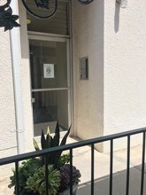 Bright Large Units With Extended Balconies in Santa Monica, CA - Building Photo - Building Photo