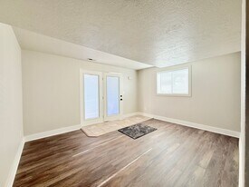 250 N 360 W in Clearfield, UT - Building Photo