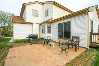 1310 Abbeyhill Dr in Worthington, OH - Building Photo - Building Photo