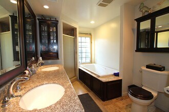 5970 W 79th St in Los Angeles, CA - Building Photo - Building Photo