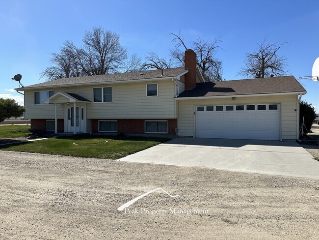 property at 15049 Lake Ave