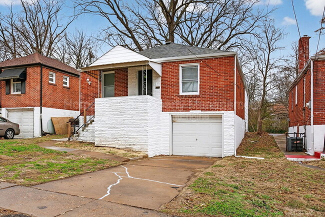 7137 Garesche Ave in Jennings, MO - Building Photo - Building Photo