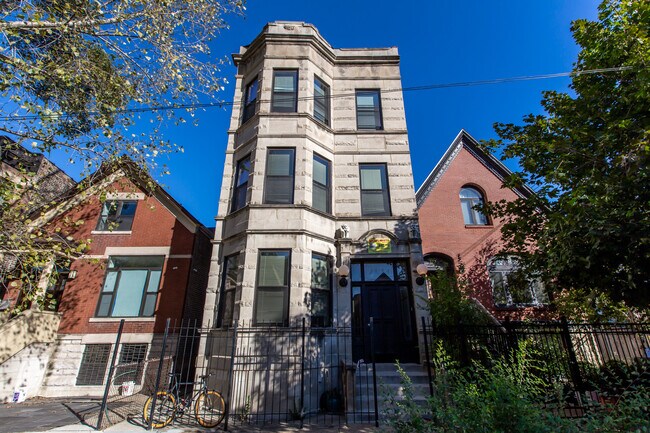 property at 2014 W Cortez St