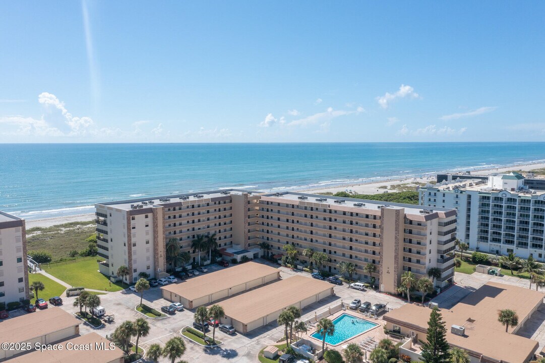 1830 N Atlantic Ave in Cocoa Beach, FL - Building Photo