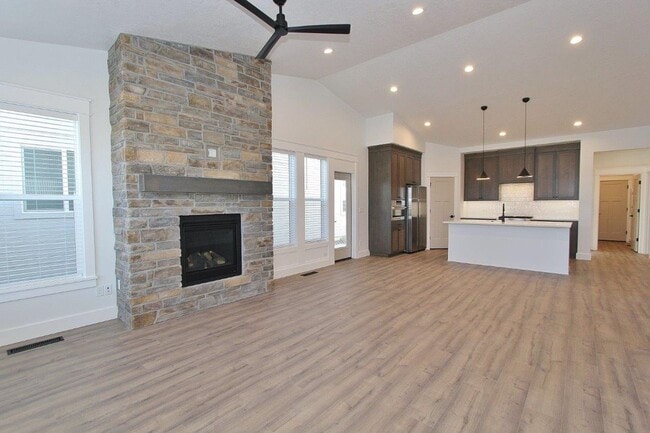 2269 E Hidcote St in Meridian, ID - Building Photo - Building Photo