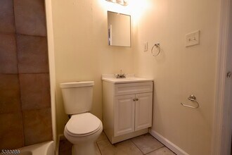 34-36-36 Hedden Terrace, Unit 3 in Newark, NJ - Building Photo - Building Photo