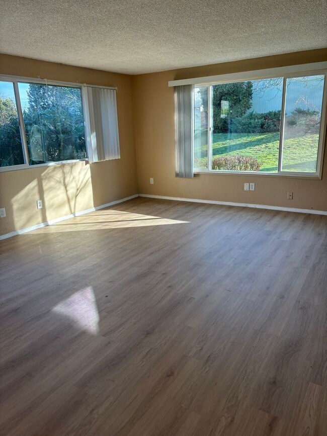 4190 SW 170th Ave in Beaverton, OR - Building Photo - Building Photo