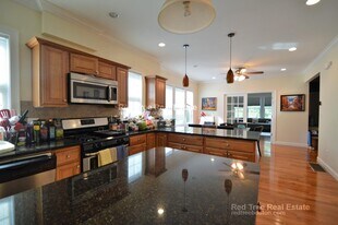 222 Winchester St, Unit 2 in Brookline, MA - Building Photo