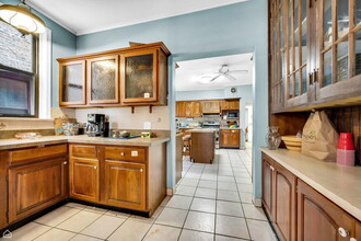 1347 E Hyde Park Blvd in Chicago, IL - Building Photo - Building Photo
