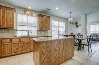 515 Kearley Dr in Rockwall, TX - Foto de edificio - Building Photo