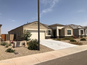 30060 W Fairmount Ave in Buckeye, AZ - Foto de edificio - Building Photo