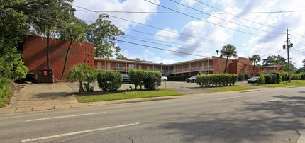 Penwood Apartments in Tallahassee, FL - Building Photo - Building Photo