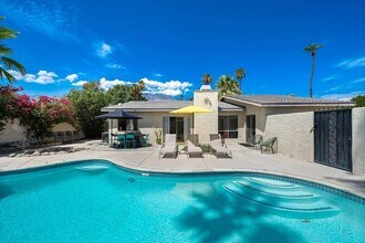 864 S Mountain View Dr in Palm Springs, CA - Building Photo - Building Photo