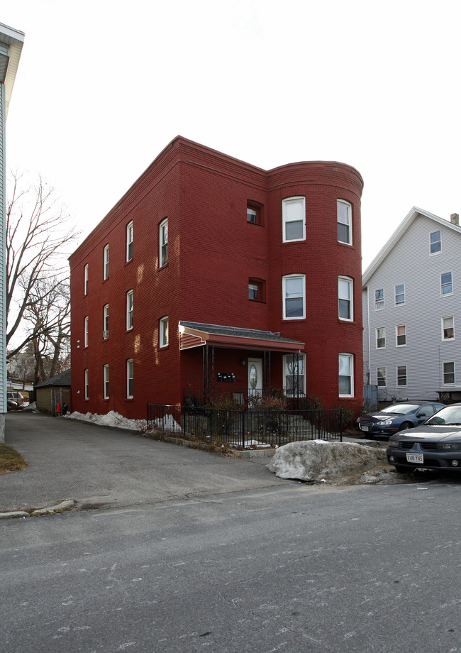 4 Orient St in Worcester, MA - Foto de edificio - Building Photo