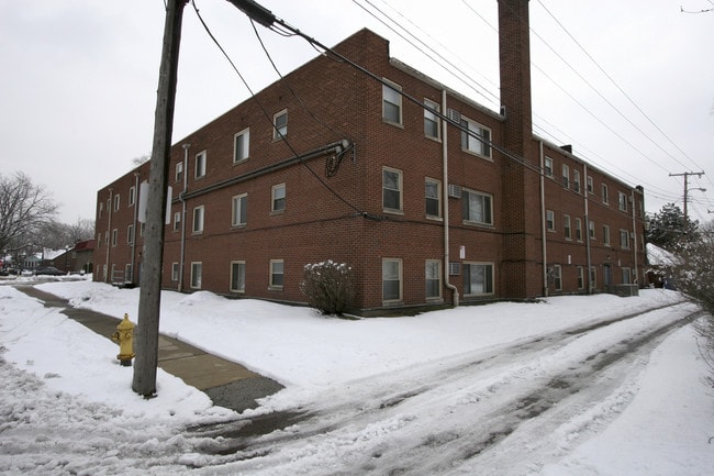 Lawndale Apartments in Hammond, IN - Building Photo - Building Photo