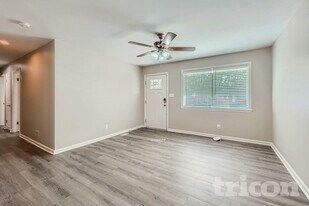 9209 Edgevale Dr in Charlotte, NC - Building Photo