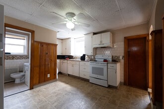 50 Youngs Ave, Unit 1 in West Warwick, RI - Building Photo - Building Photo