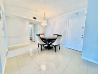 2700 Riverside Dr in Coral Springs, FL - Building Photo - Building Photo