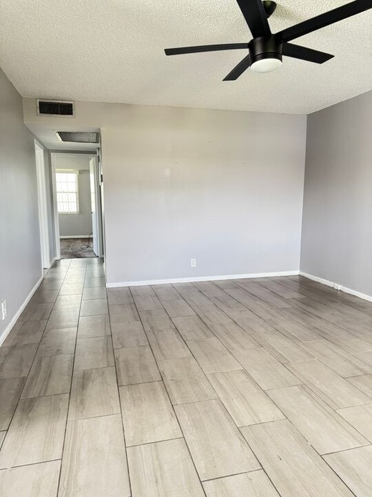 165 Fanshaw D in Boca Raton, FL - Building Photo