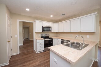 1165 Goodman St in Auburn, AL - Building Photo - Building Photo